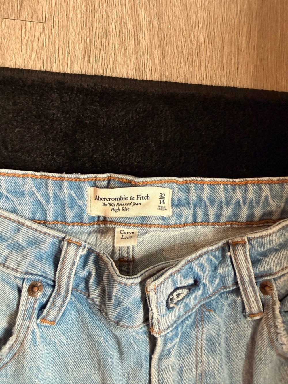 Abercrombie & Fitch 90’s relaxed high rise jeans - Picture 2 of 3